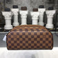 LV Toilety